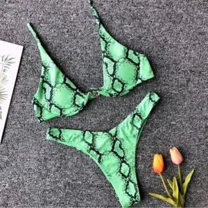 Green printed 2 piece swimsuit
